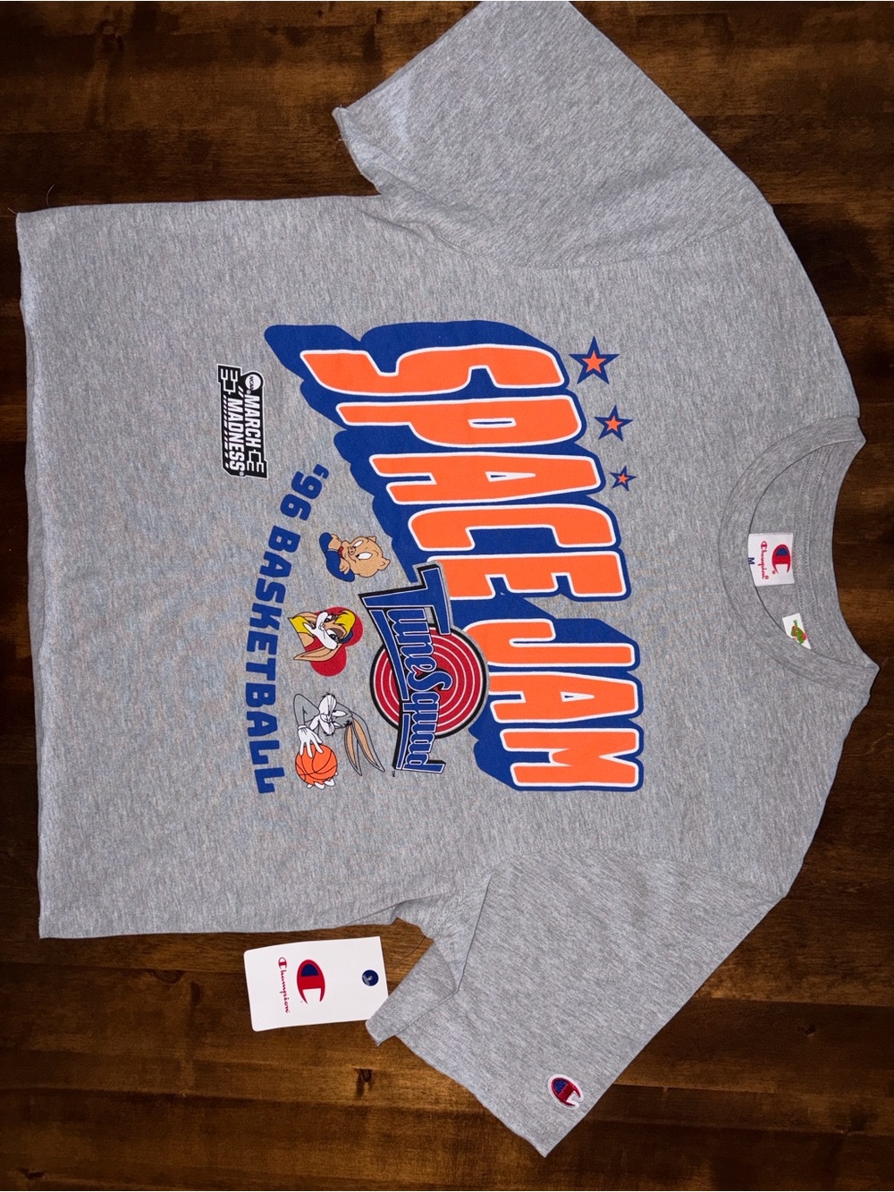 Champion Space Jam Tune Squad
96 Basketball Graphic Tee Gray
Cropped Medium NWT